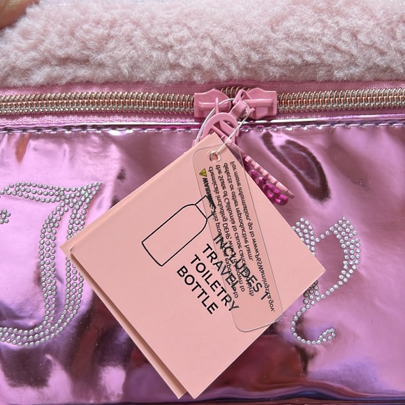 NWT and unopened Juicy Couture Sherpa Travel Cosmetic Bag - Picture 3 of 4